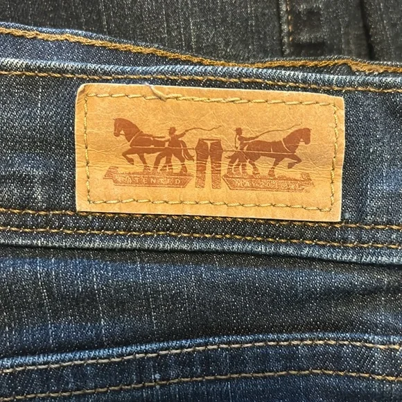 Levi’s SIZE 31”x 30”(12) Perfectly Slimming 512 Jeans - Straight Leg - Like New - Picture 7 of 14